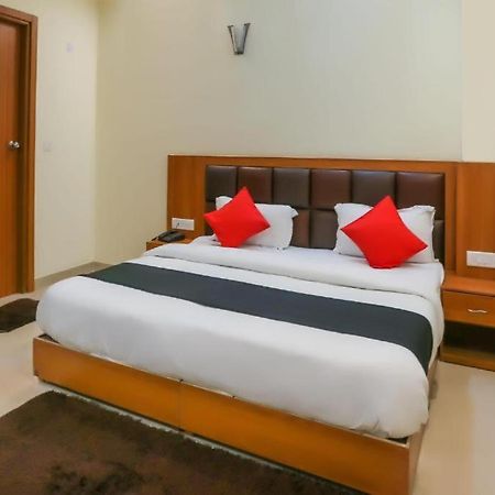 Capital O Bvh Hospitality Near Pvr Ansal Plaza Greater Noida Hotel Buitenkant foto
